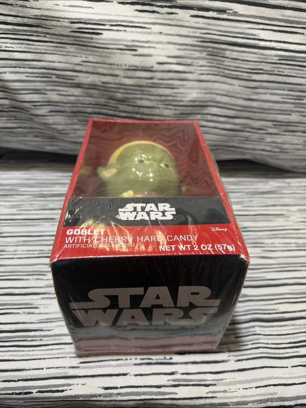 2013 Star Wars Yoda Goblet Candy Holder - Green & Red